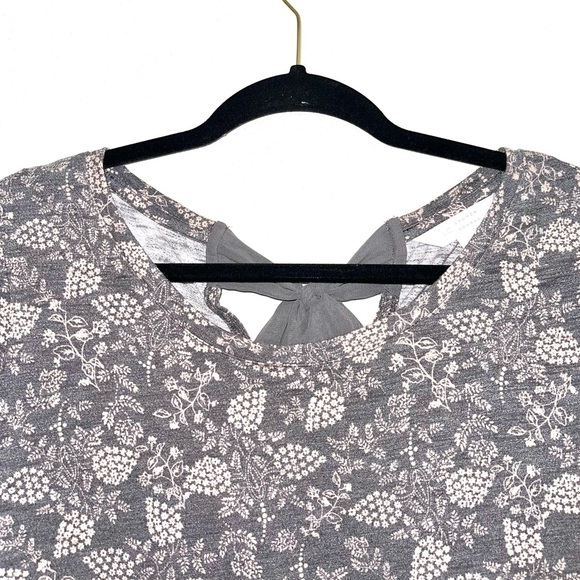 LC Lauren Conrad Gray & Pink Floral Print Lace Trim Tie Back Top Medium Women’s - Picture 2 of 13